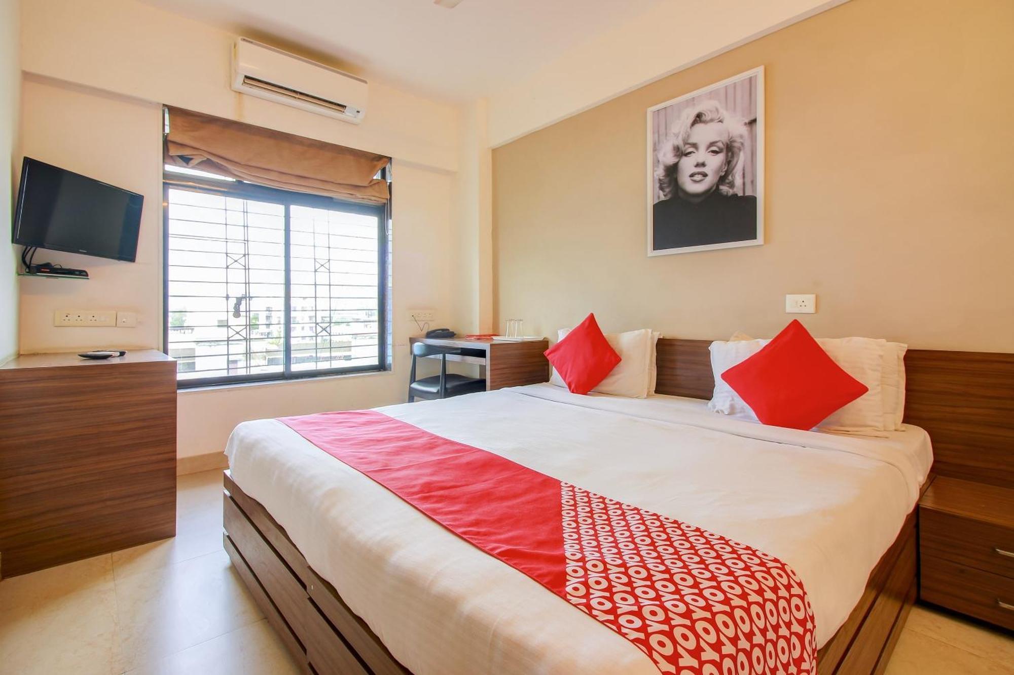 Hotel Super Collection O Panchratna à Panvel Extérieur photo