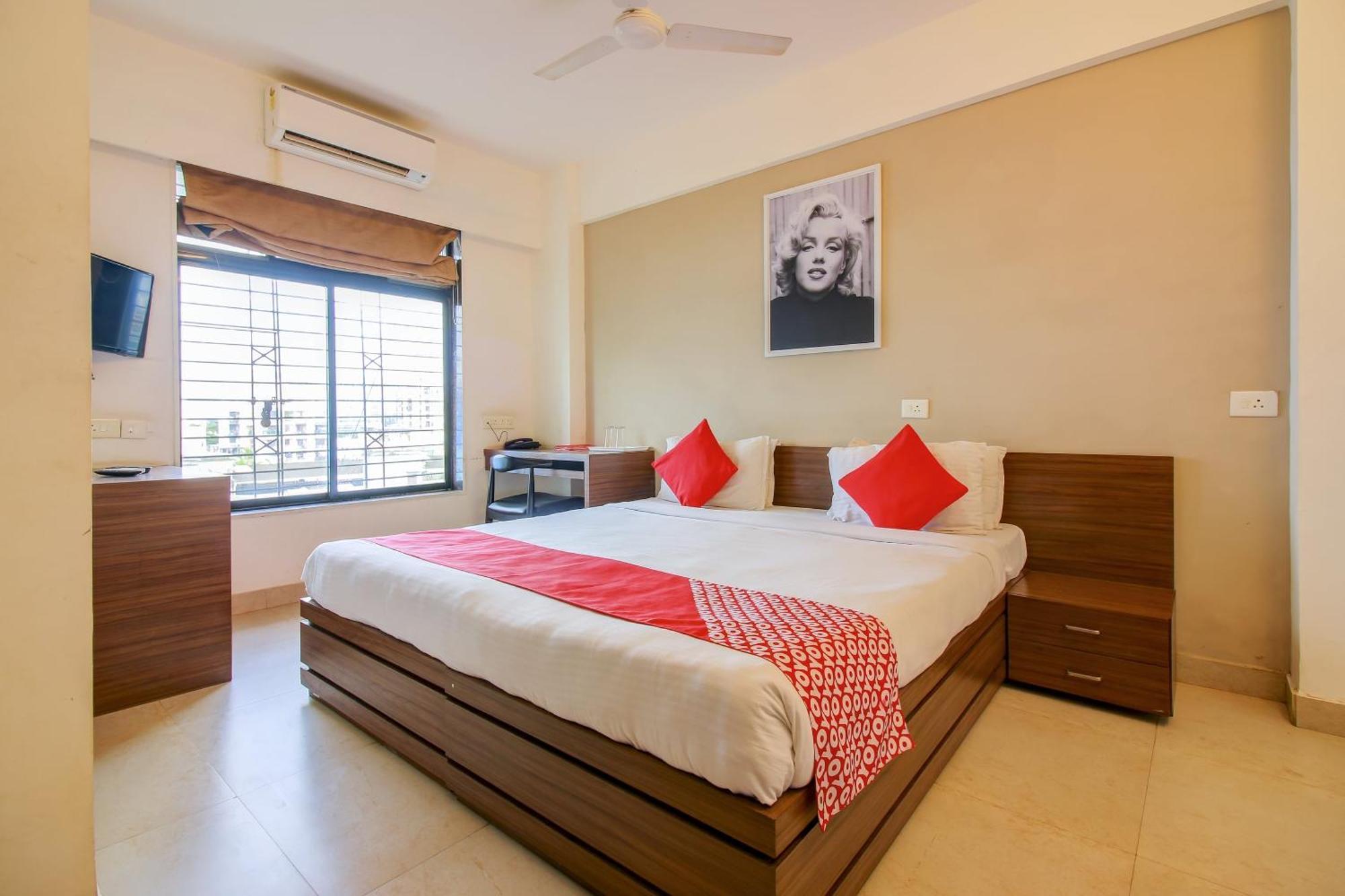 Hotel Super Collection O Panchratna à Panvel Extérieur photo